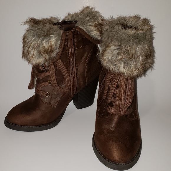 😍Charlotte Russe Faux Fur Brown Suede Boots😍 - Picture 1 of 7